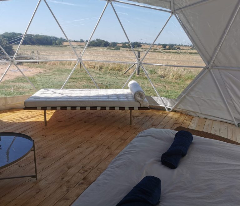 Romantic Glamping Getaways in Lincolnshire: Why The Countrylife Tops the List