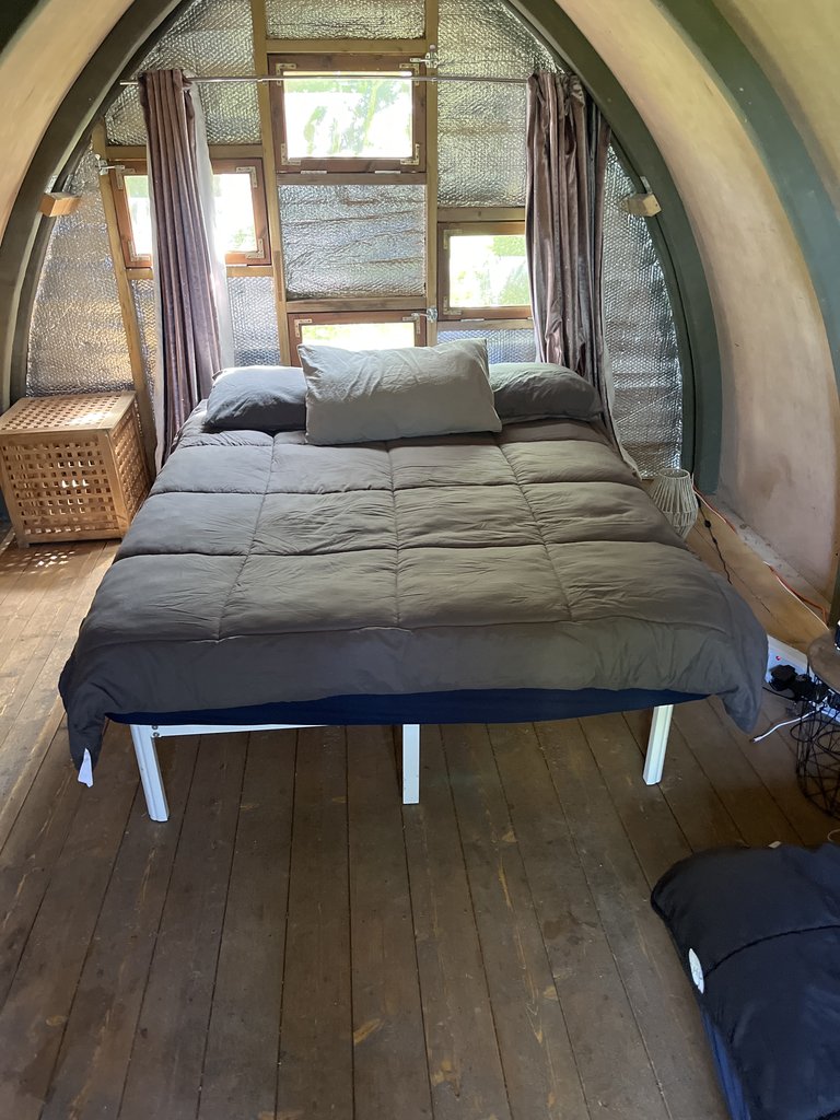 Cottage bedding — 7.0/10 Guest Ready