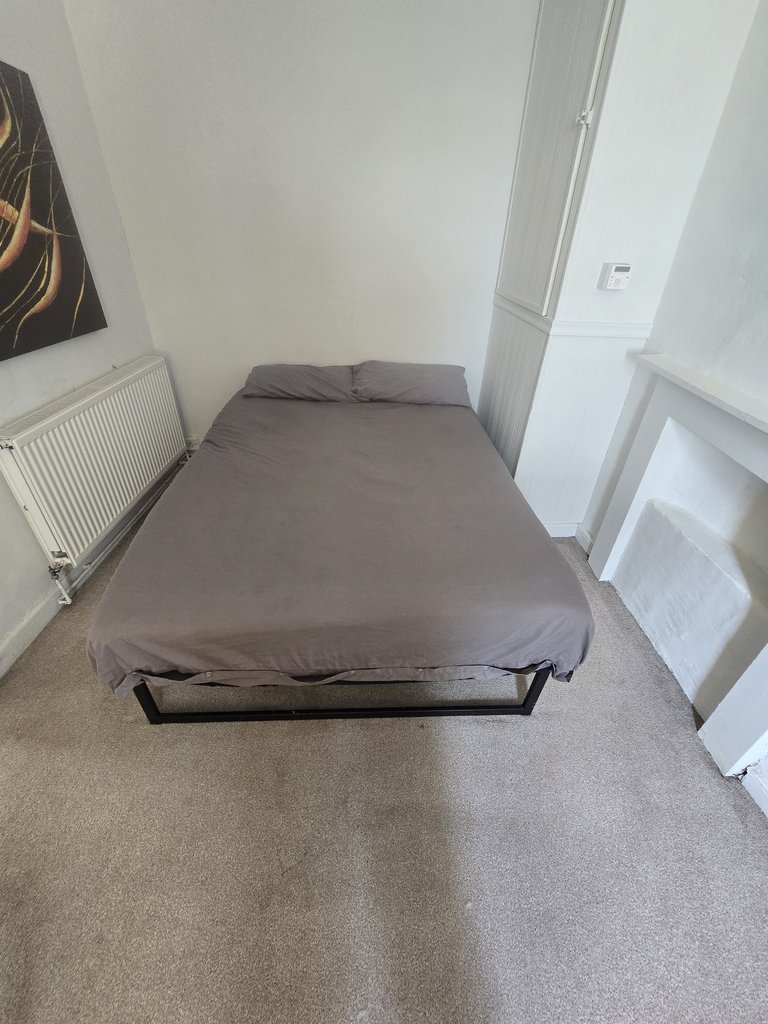 Cottage bedding — 7.5/10 Guest Ready