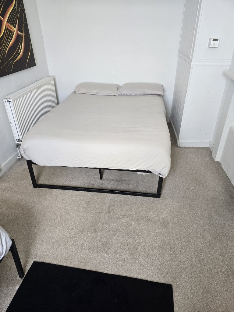 Cottage bedding — 8.0/10 Guest Ready