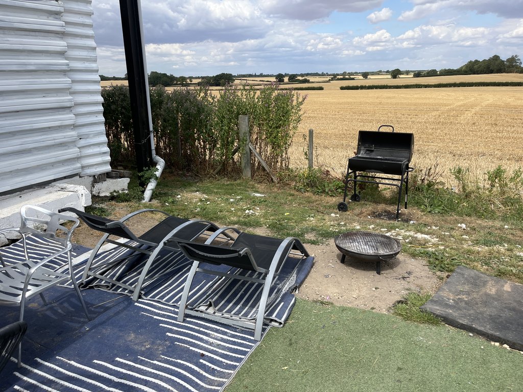 D1 bbq — 8.0/10 Guest Ready