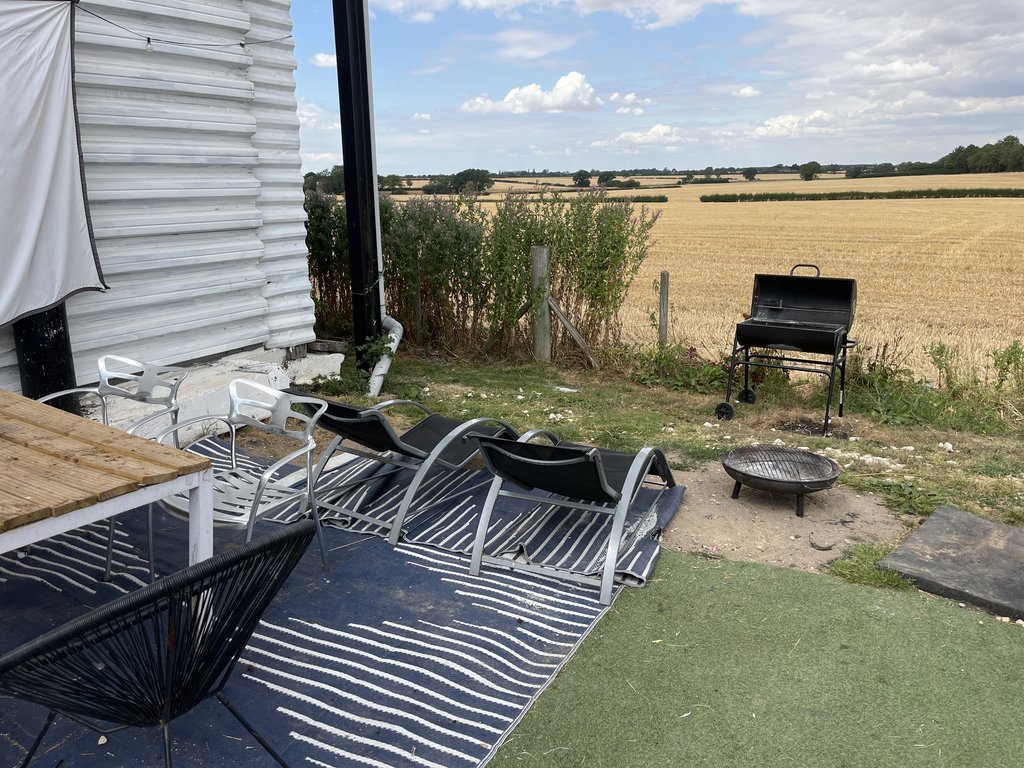 D1 bbq — 8.0/10 Guest Ready