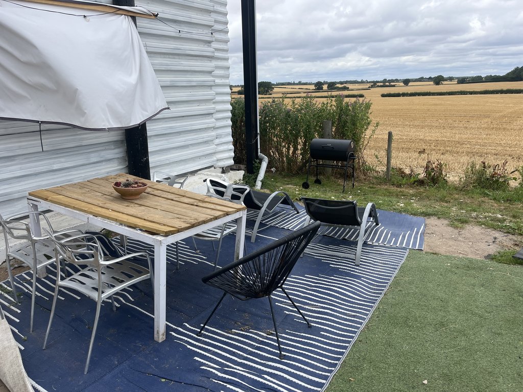 D1 bbq — 7.5/10 Guest Ready