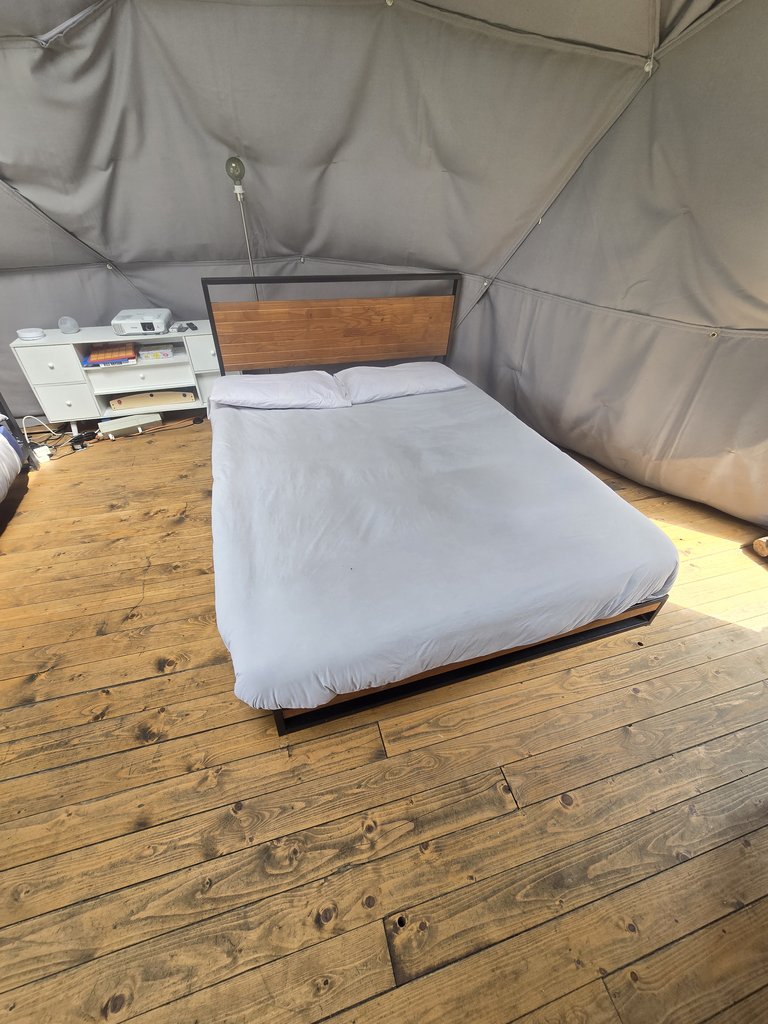 D1 bedding — 8.5/10 Guest Ready