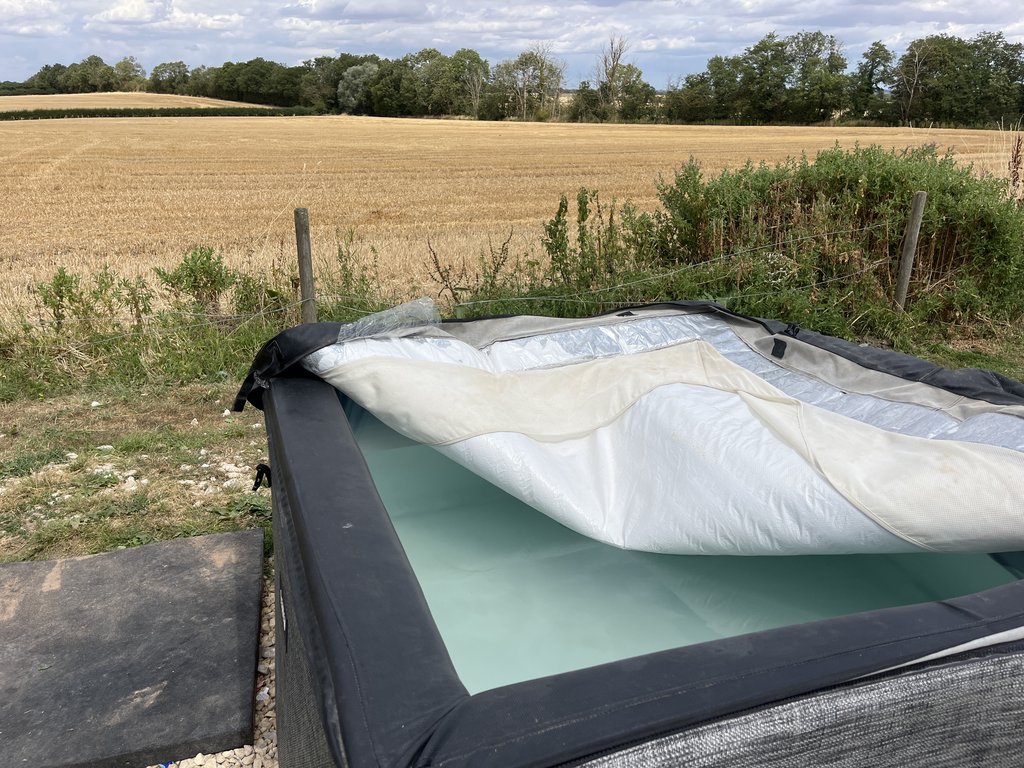 D1 hottub — 8.0/10 Guest Ready
