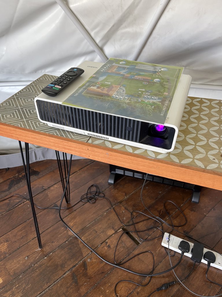 D1 remote — 8.4/10 Guest Ready