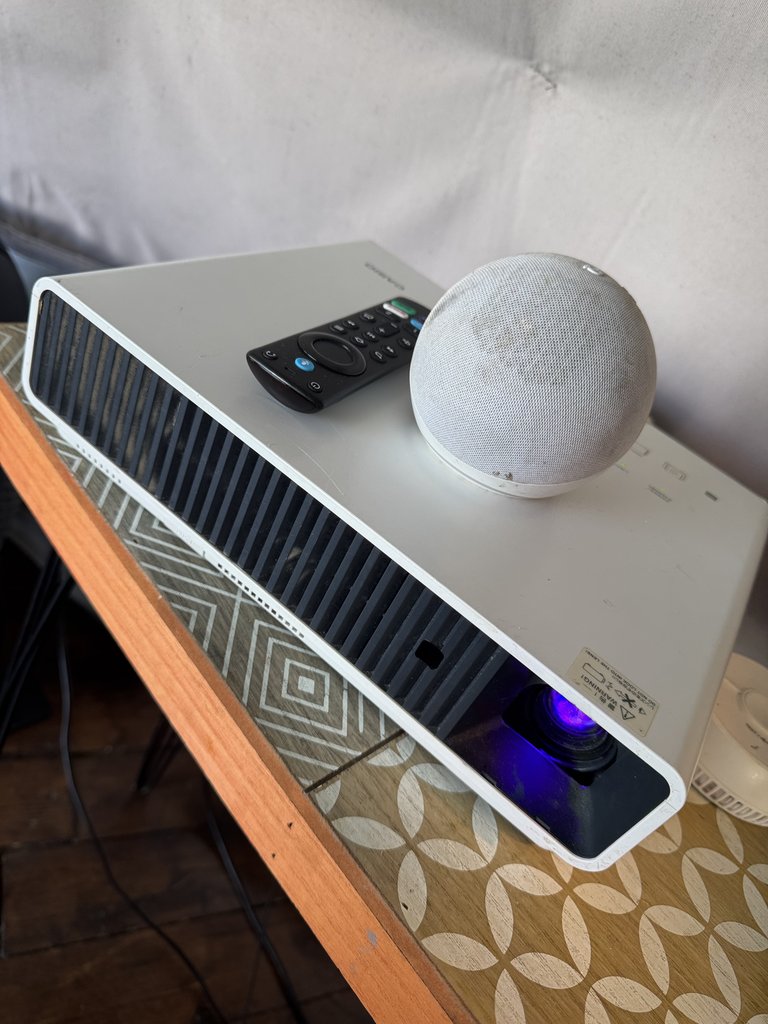 D1 remote — 8.4/10 Guest Ready