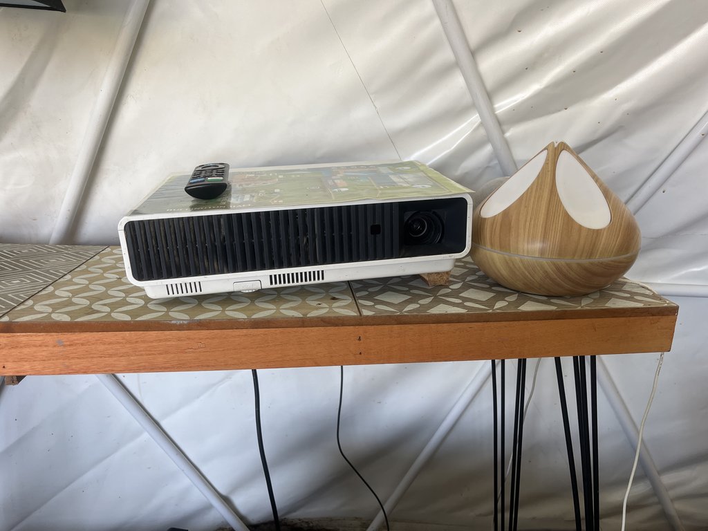 D1 remote — 8.0/10 Guest Ready