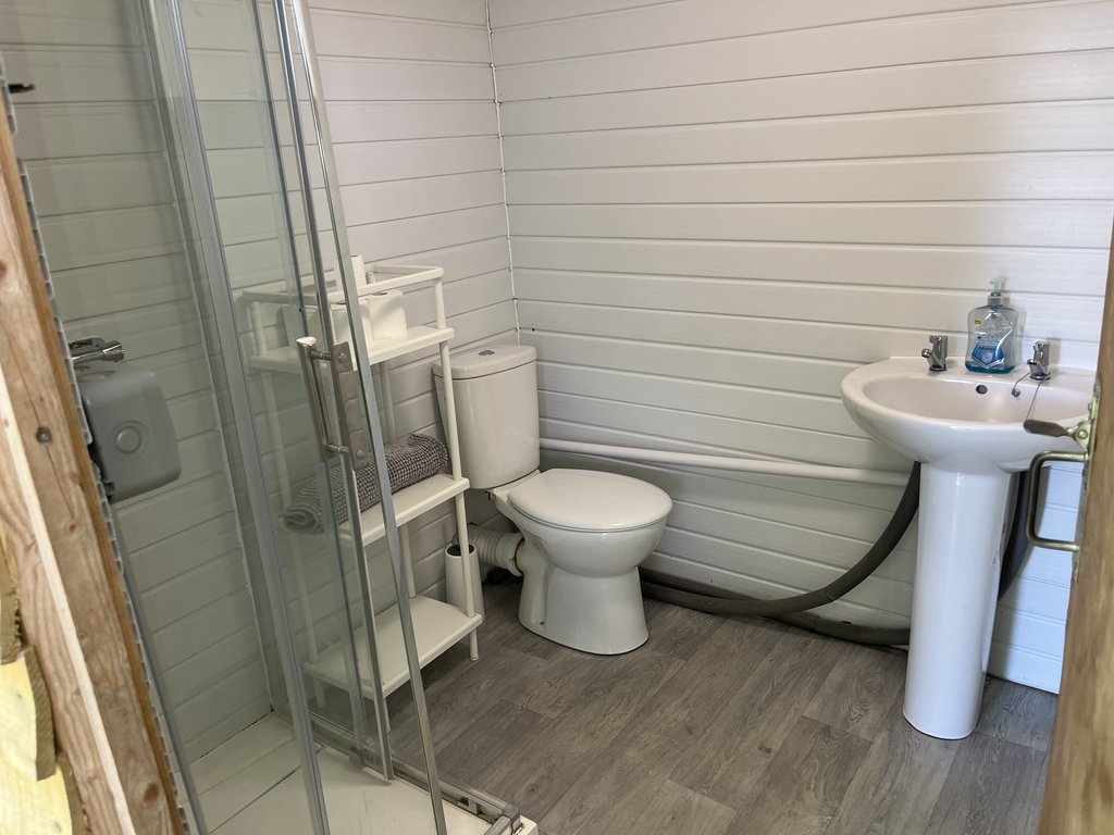 D1 toilet — 8.4/10 Guest Ready