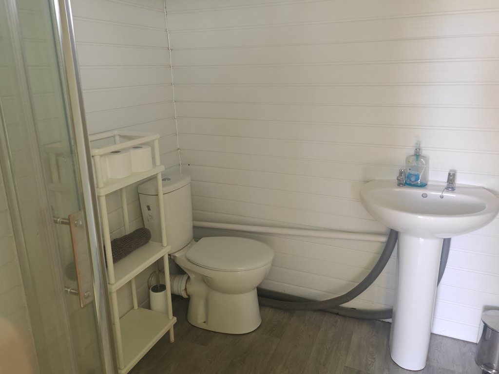 D1 toilet — 8.4/10 Guest Ready