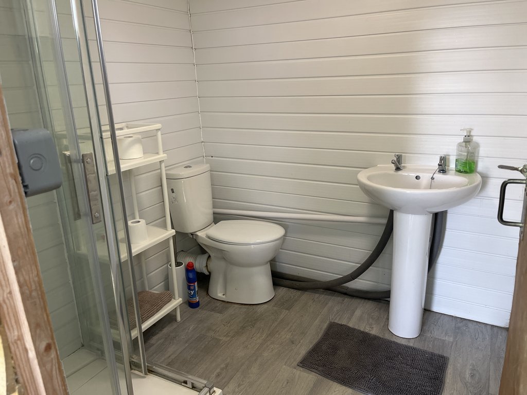 D1 toilet — 7.0/10 Guest Ready