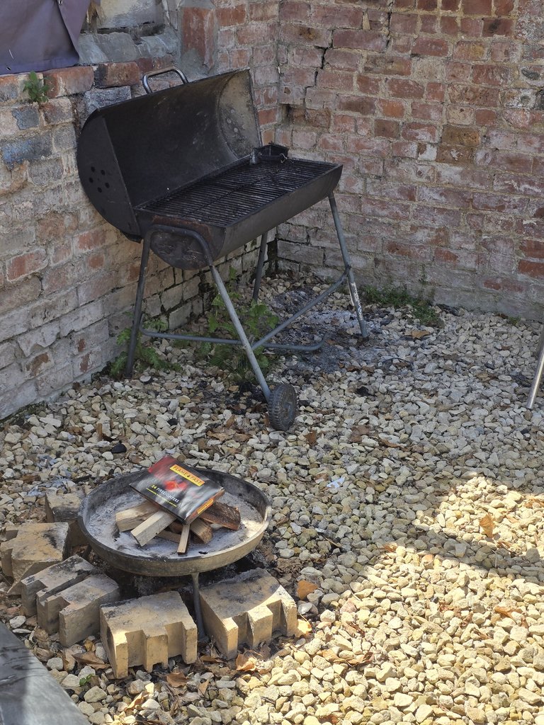D2 bbq — 8.0/10 Guest Ready
