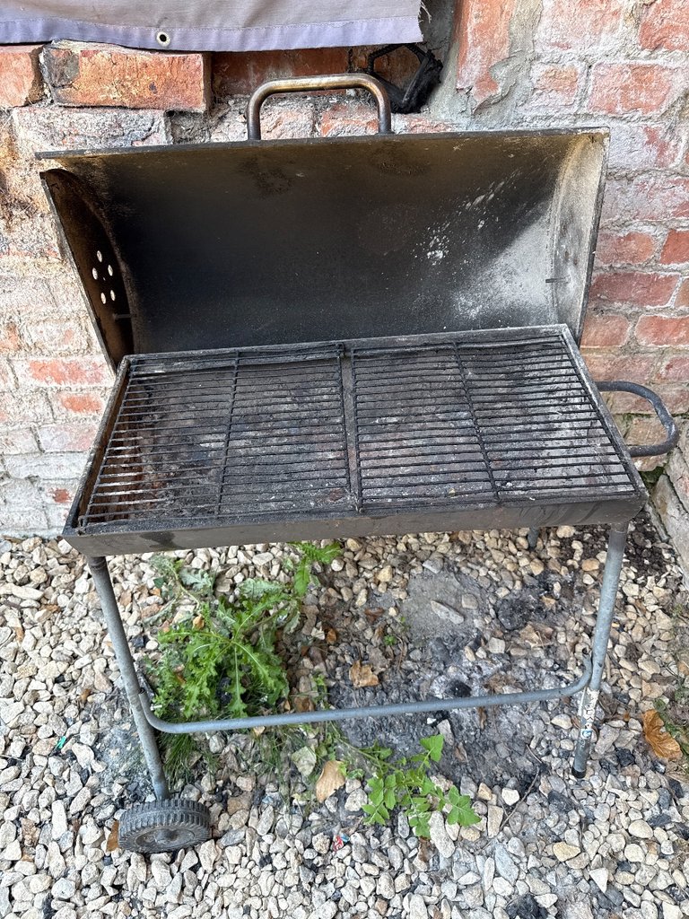 D2 bbq — 8.0/10 Guest Ready