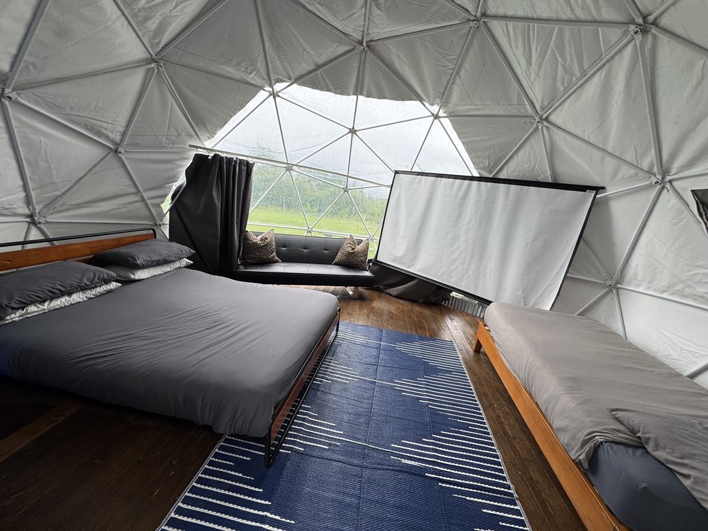 D2 bedding — 8.5/10 Guest Ready