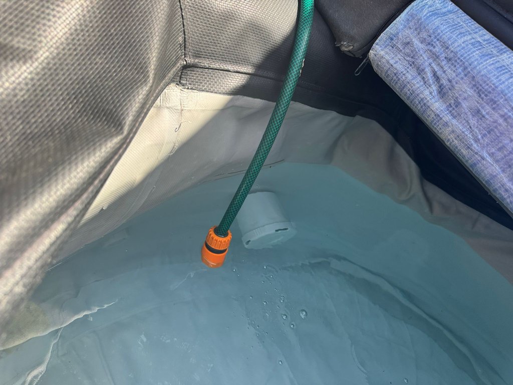 D2 hottub — 8.0/10 Guest Ready