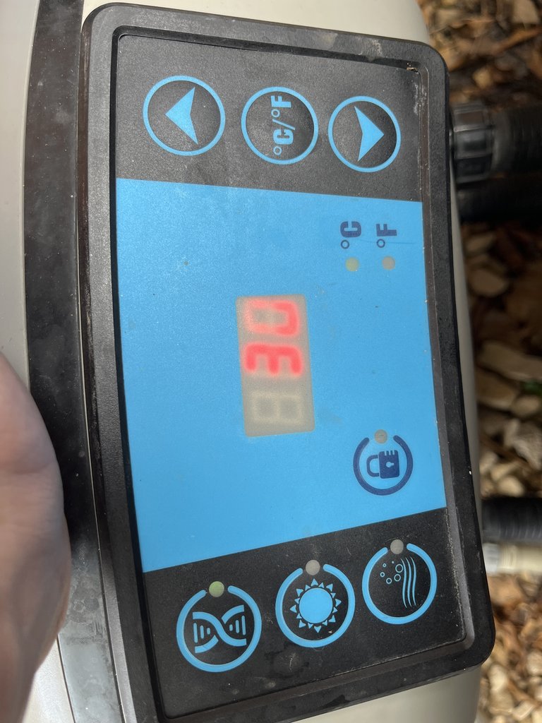 D2 hottub — 8.0/10 Guest Ready
