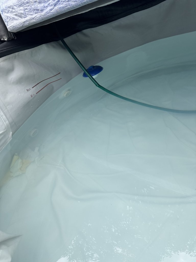 D2 hottub — 8.0/10 Guest Ready