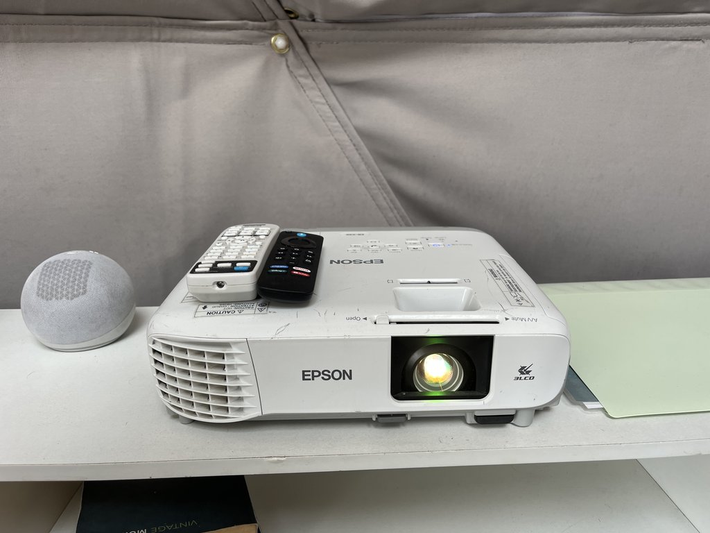 D5 remote — 8.0/10 Guest Ready