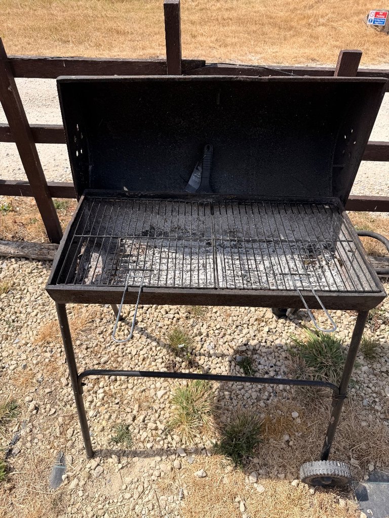 Cottage bbq — 7.5/10 Guest Ready