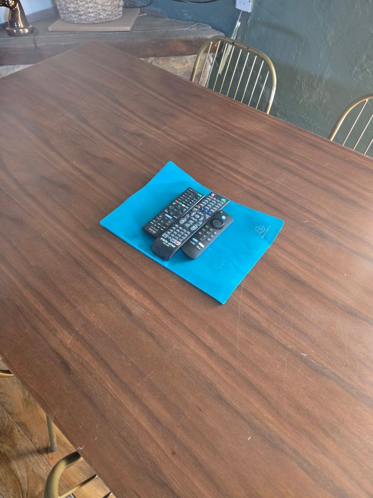 Cottage remote — 8.0/10 Guest Ready