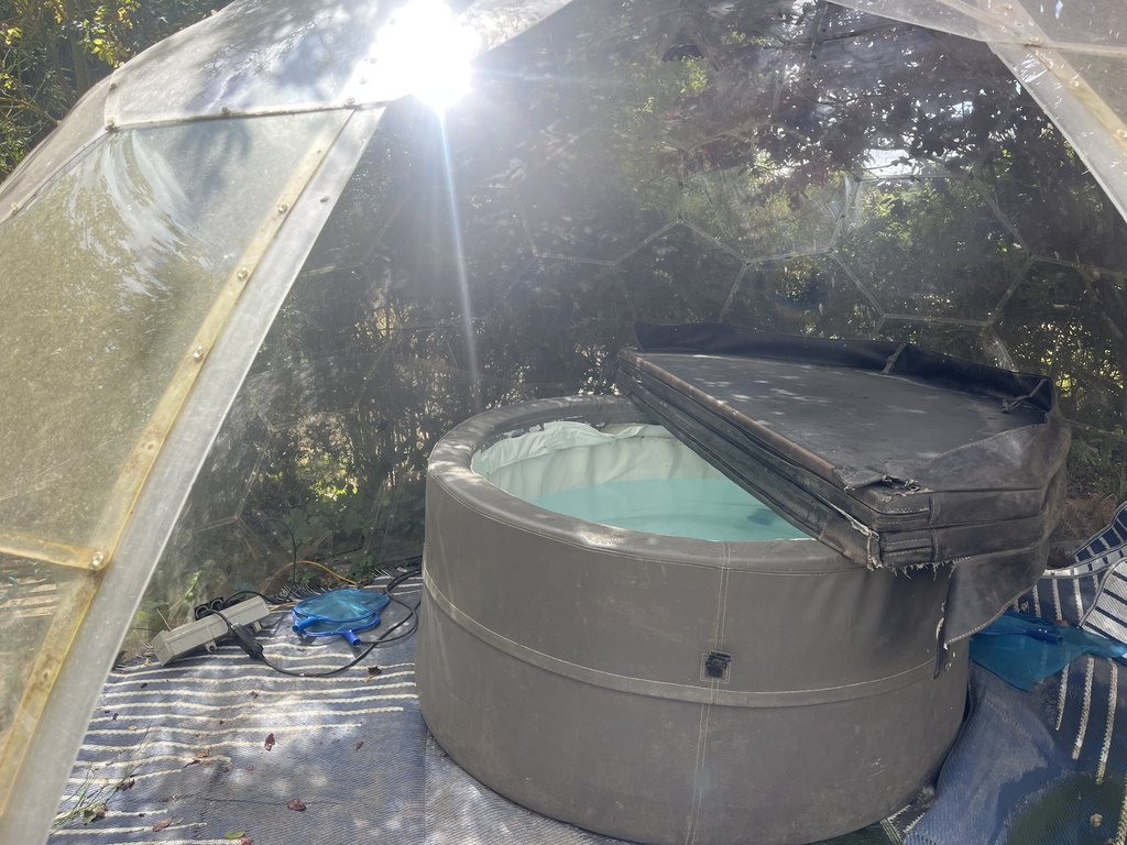 D1 hottub — 8.5/10 Guest Ready