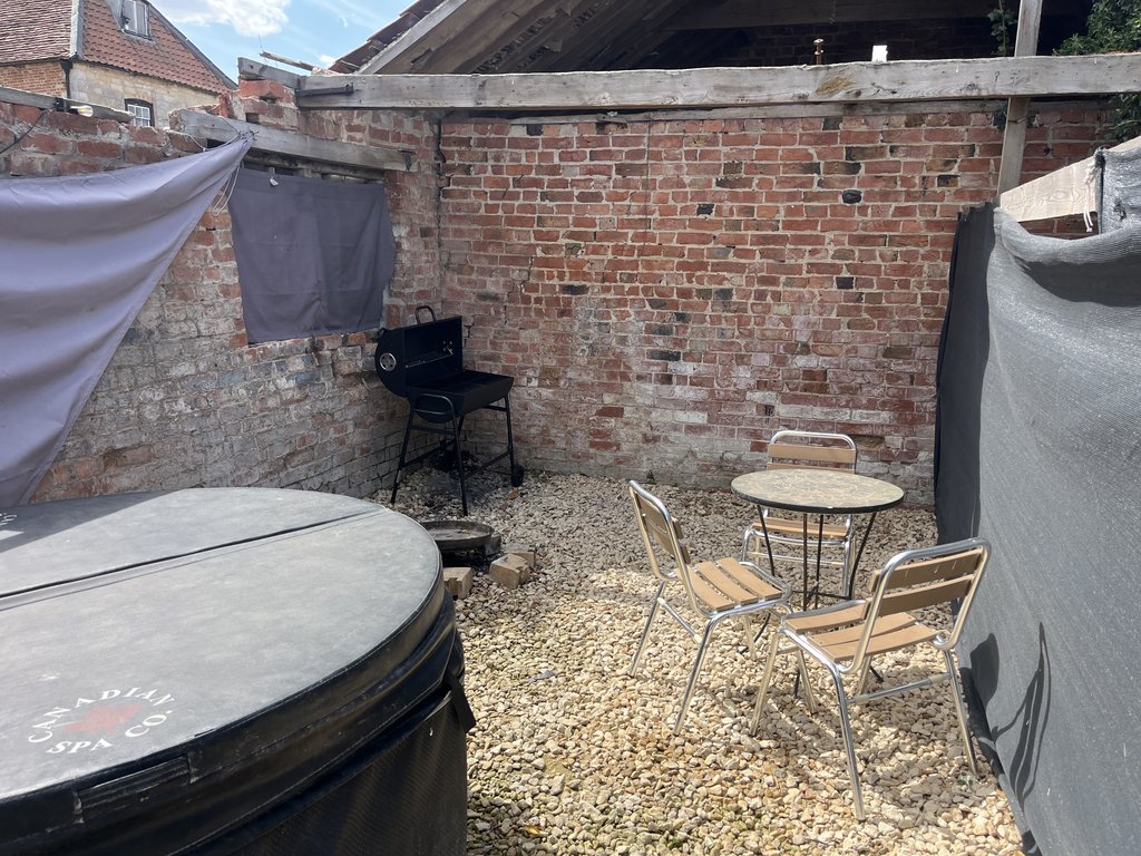 D2 bbq — 8.0/10 Guest Ready