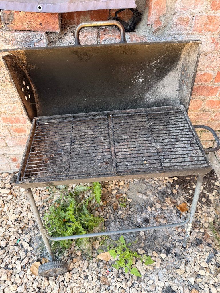 D2 bbq — 8.0/10 Guest Ready