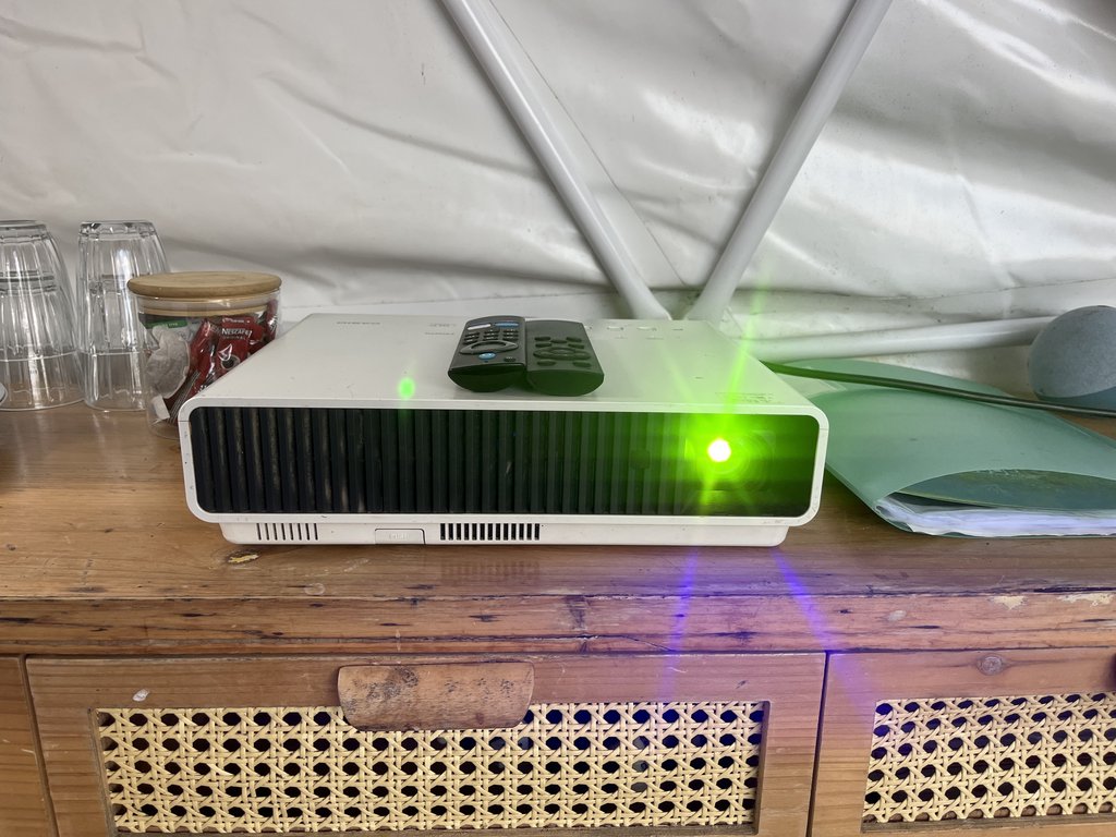 D2 remote — 8.0/10 Guest Ready