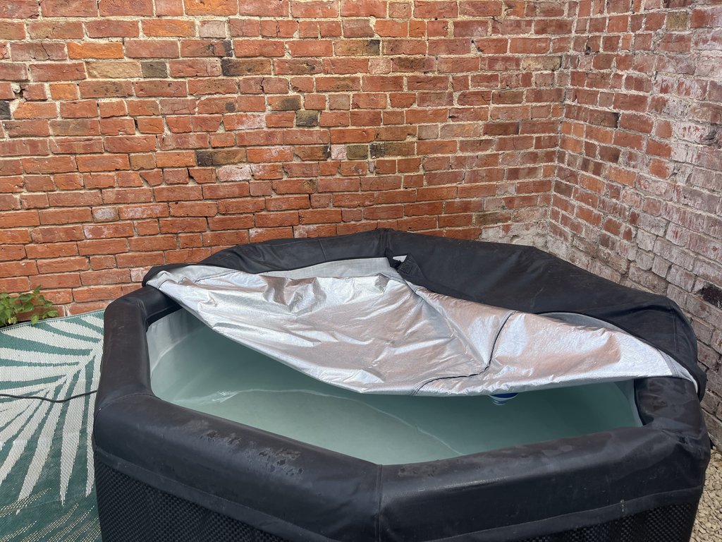 D3 hottub — 8.3/10 Guest Ready
