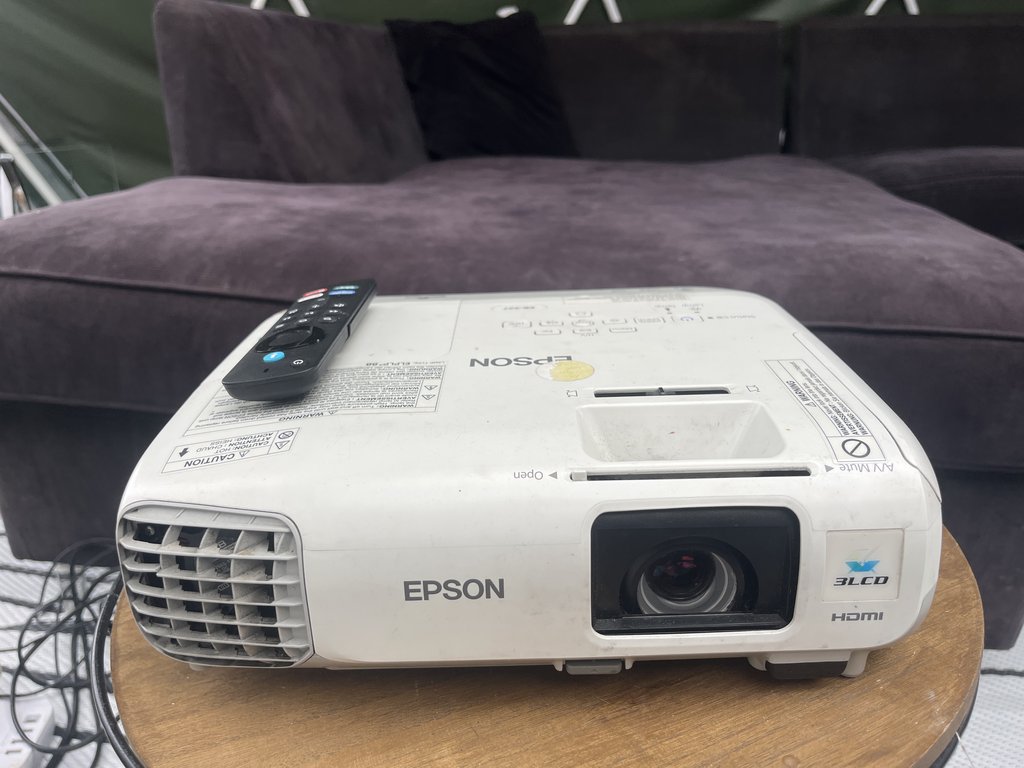 D3 remote — 8.3/10 Guest Ready