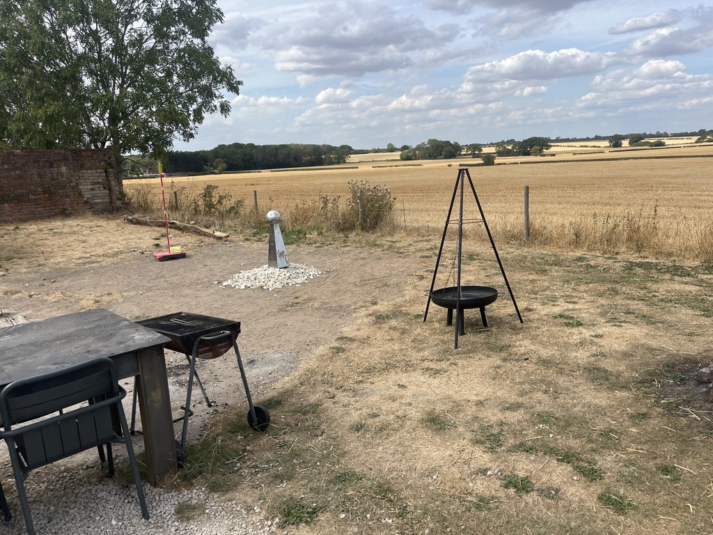 D5 bbq — 8.0/10 Guest Ready