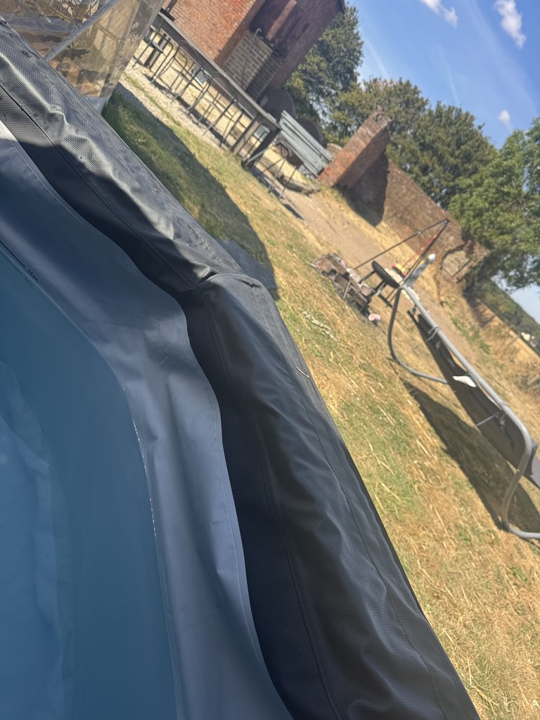 D5 hottub — 7.5/10 Guest Ready