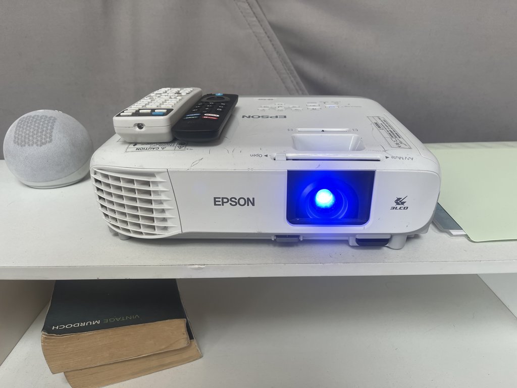 D5 remote — 8.0/10 Guest Ready