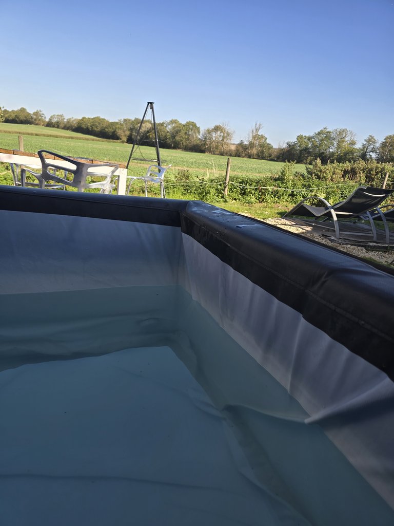 D1 hottub — 8.7/10 Guest Ready