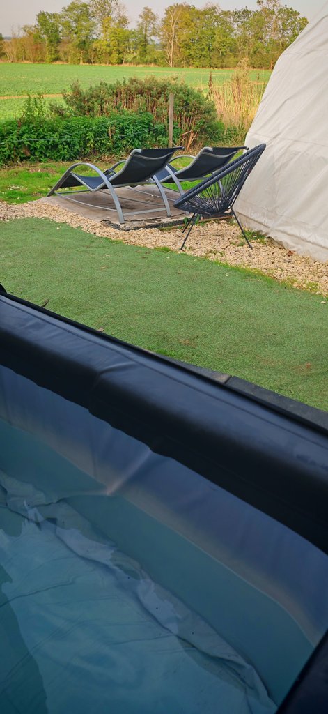 D1 hottub — 8.7/10 Guest Ready