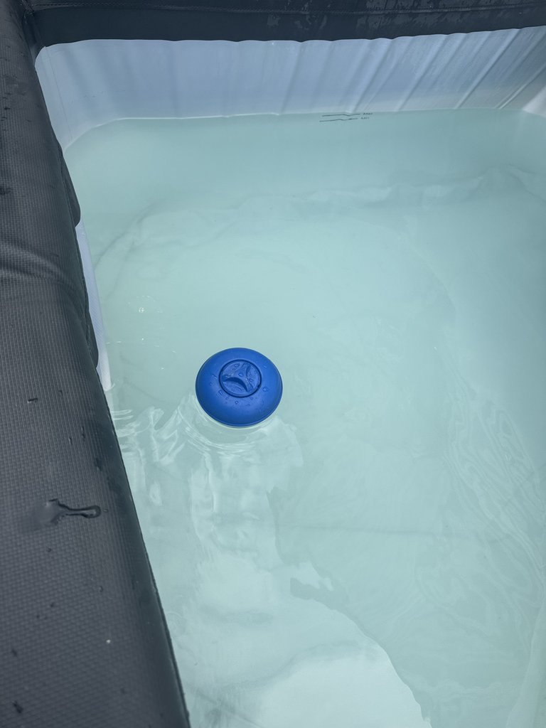 D1 hottub — 8.5/10 Guest Ready
