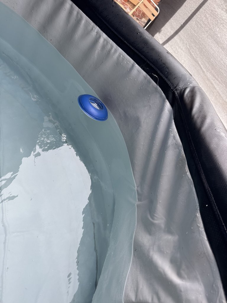 D2 hottub — 8.5/10 Guest Ready