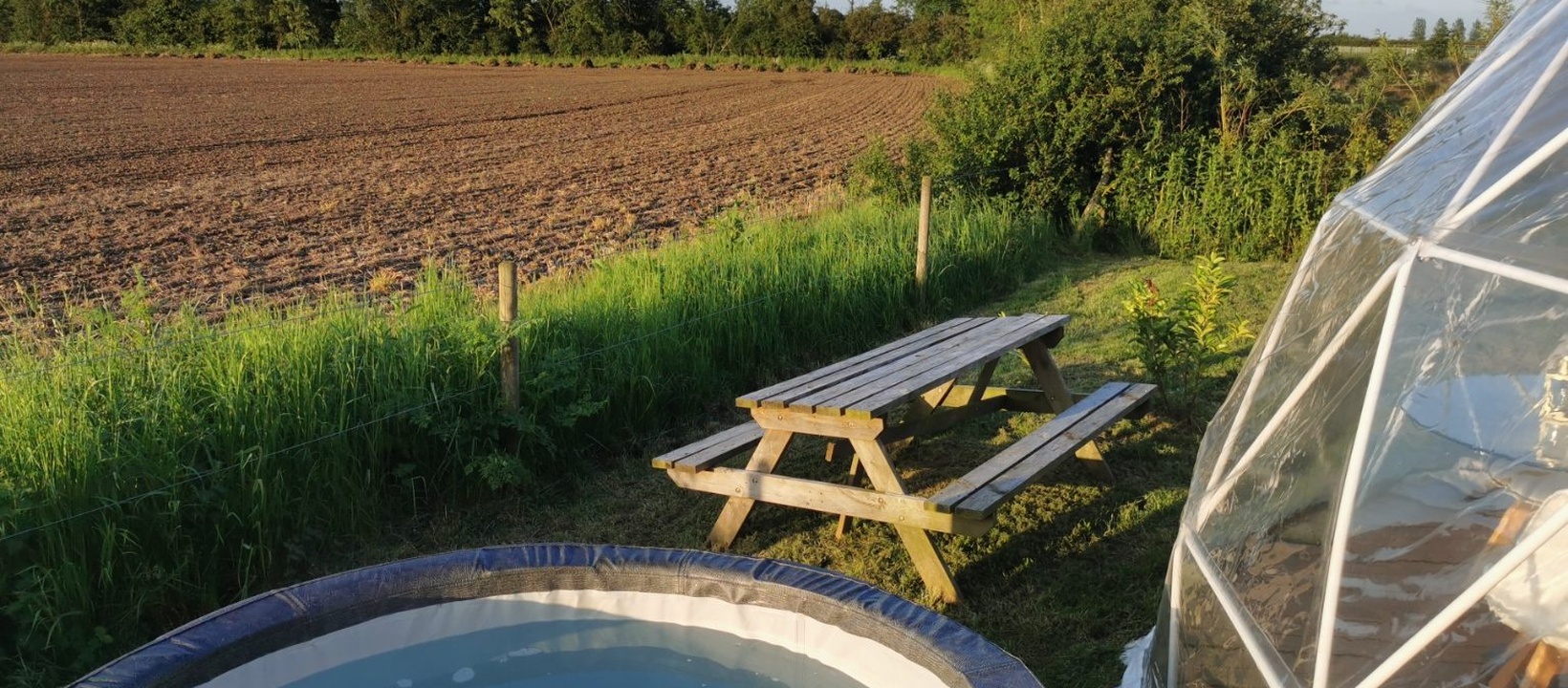Sunlit Lincolnshire Countryside Glamping